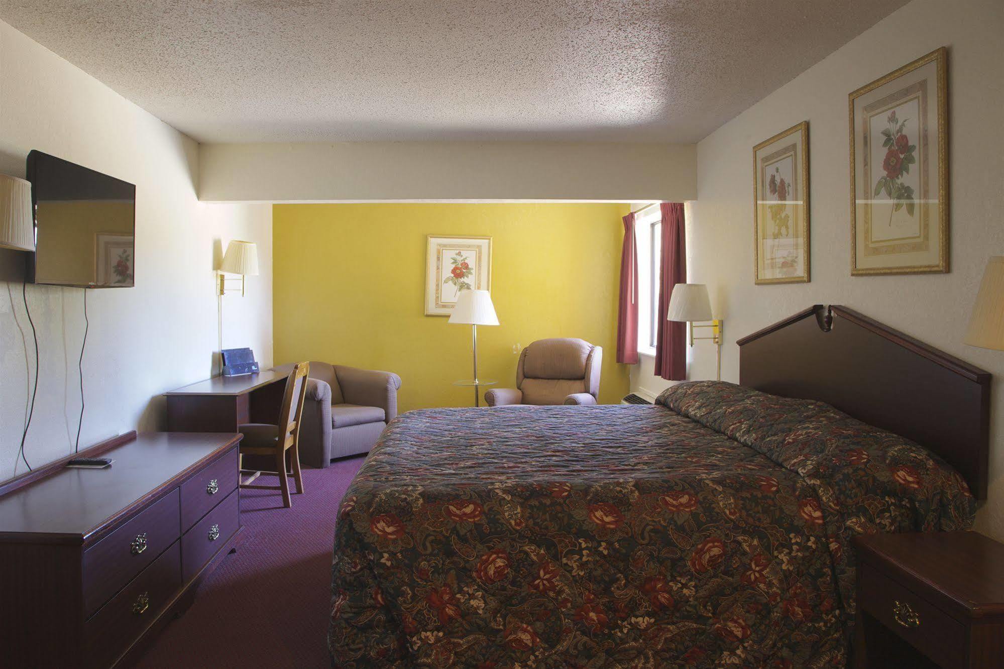 Econo Lodge Inn & Suites McKinney Eksteriør billede